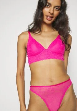 Triumph Bright Spotlight Highleg - String - Passionate Pink -Triumph d543daa7715749ceaa961e34da9ccf4a