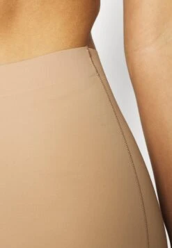 Magic Bodyfashion Maxi Sexy Short - Shapewear - Mocha -Triumph d9f82f7fa3cd4747a439634bbe01d3ec