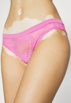 Triumph Smart Deco Brazilian- Slip - Flash Pink -Triumph e03968ea29774c989dd14ecf5b82f40f