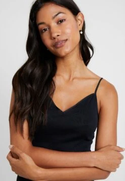 HANRO Spaghetti- Hemd - Black 11 HANRO Spaghetti- Hemd - Black -Triumph e4276aadb6d743d0ae3355bae54a4dde