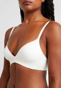 Triumph Body Make Up Soft Touch - Triangel Bh - Vanille -Triumph eb2f5361a8e54c3ea6394269a0bdbace