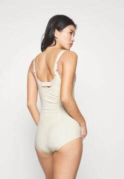 Magic Bodyfashion Dream Shaper Bodybriefer - Body - Latte -Triumph edd8d2452ce84471b95bf721c19e08ec